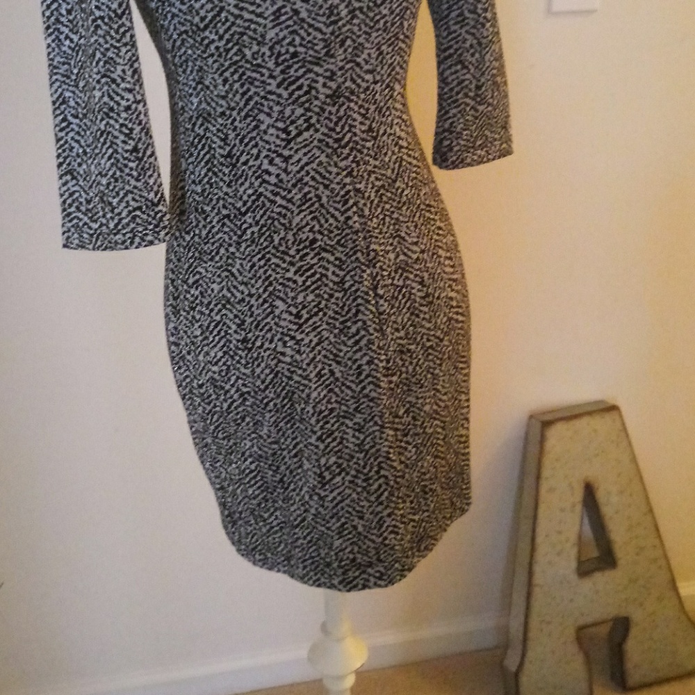 Dress - Picture 5 of 7